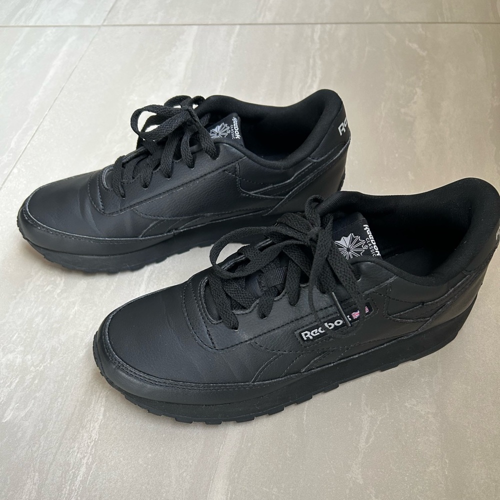 Reebok Women’s Black Low-Top Sneakers - Picture 5 of 10